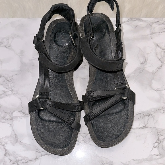 Teva Women's Black Sandals size 9 - Picture 1 of 10